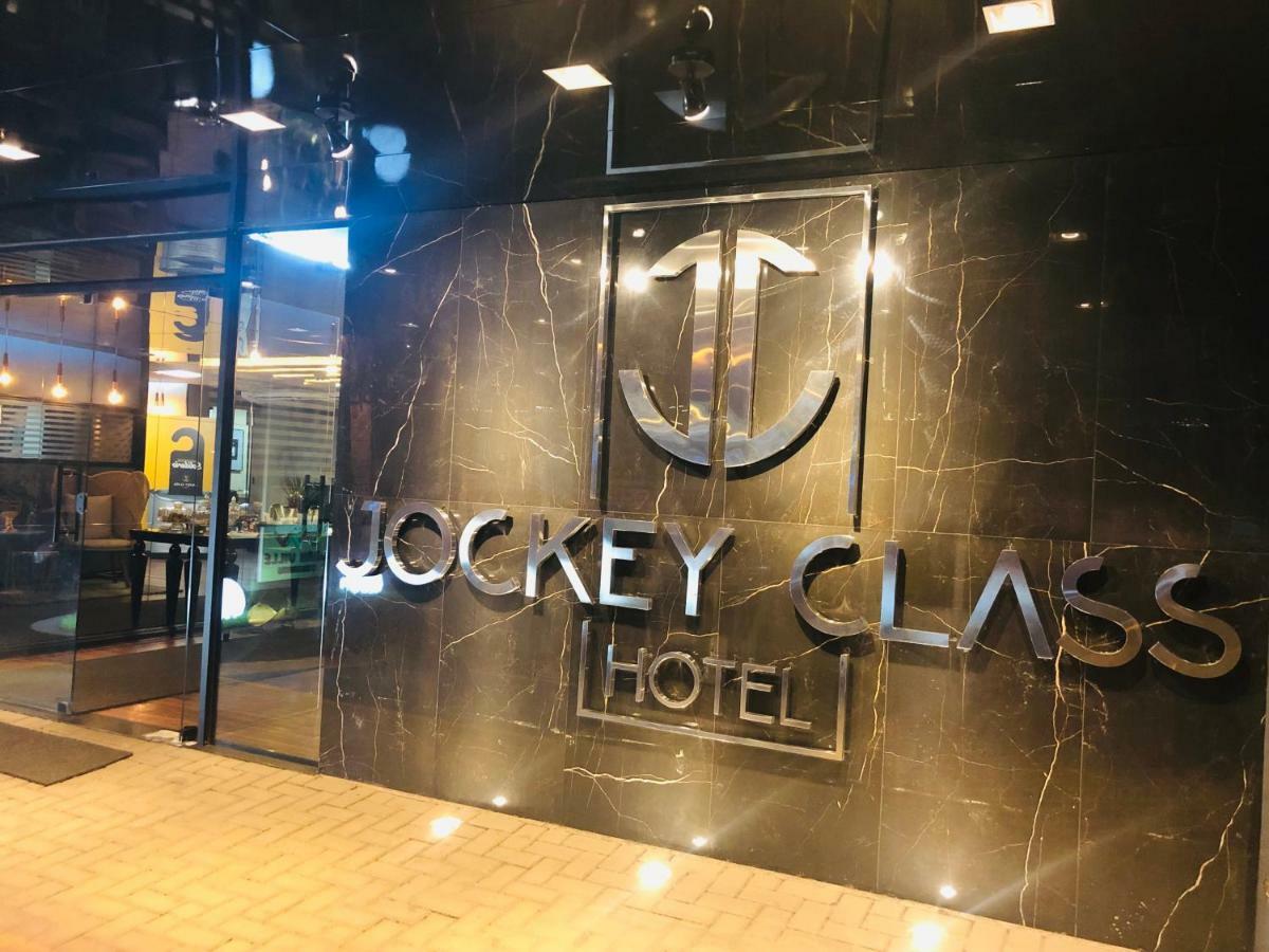 Jockey Class Hotel Τερεζίνα Εξωτερικό φωτογραφία